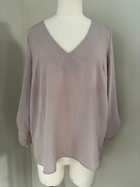 Forever 21 Tan V-Neck Crepe Long Sleeve Tunic Blouse Medium
